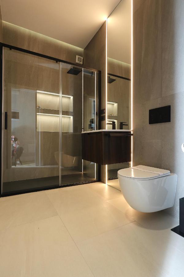 Renovated & Fully Equipped-Luxurious-2Room Fontana Suite, It Just Doesn'T Get Any Better! 奧爾比亞 外观 照片