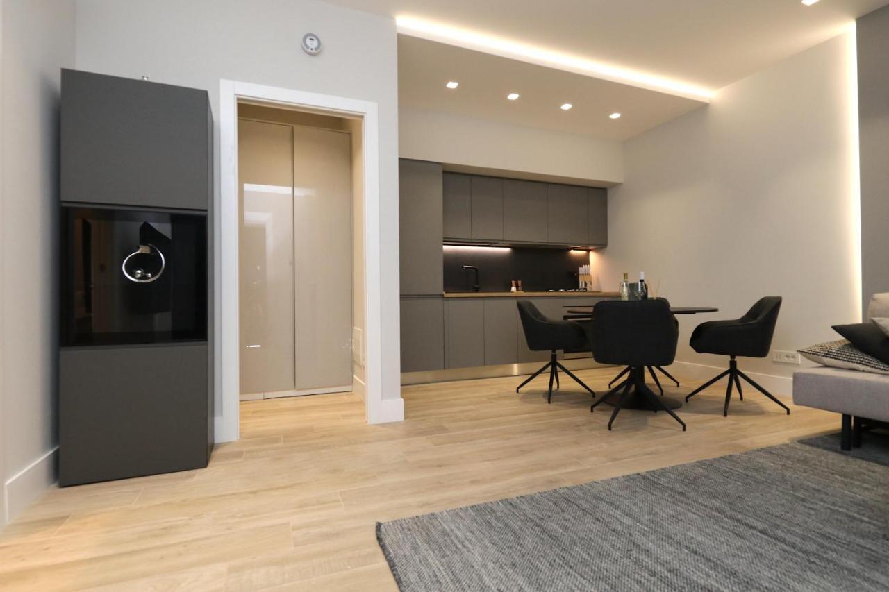 Renovated & Fully Equipped-Luxurious-2Room Fontana Suite, It Just Doesn'T Get Any Better! 奧爾比亞 外观 照片