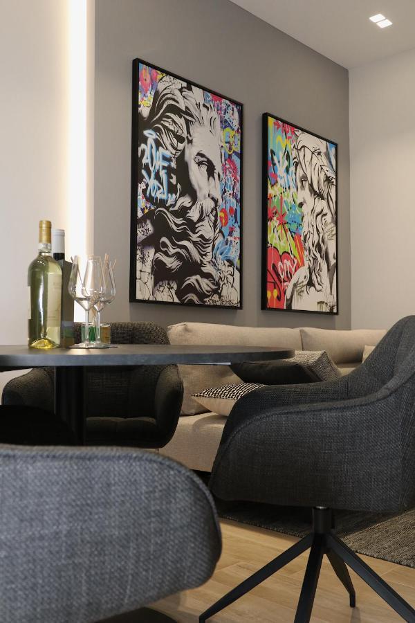 Renovated & Fully Equipped-Luxurious-2Room Fontana Suite, It Just Doesn'T Get Any Better! 奧爾比亞 外观 照片